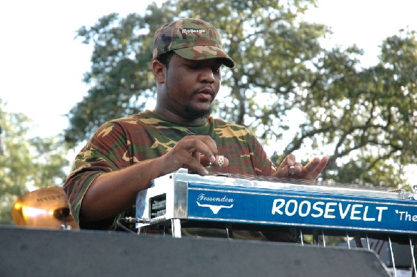 The Lee Boys at The Back Yard, Austin, Texas