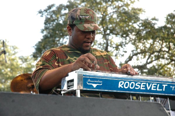 The Lee Boys at The Back Yard, Austin, Texas