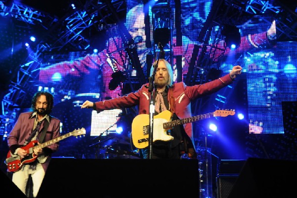 Tom Petty and the Heartbreakers at the  Verizon