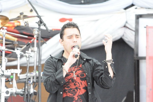 Trapt at the Verizon Wireless Amphitheater, Selma, Texas