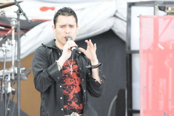 Trapt at the Verizon Wireless Amphitheater, Selma, Texas
