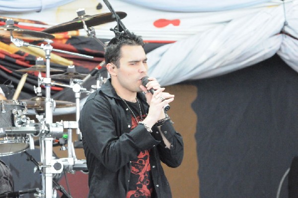 Trapt at the Verizon Wireless Amphitheater, Selma, Texas