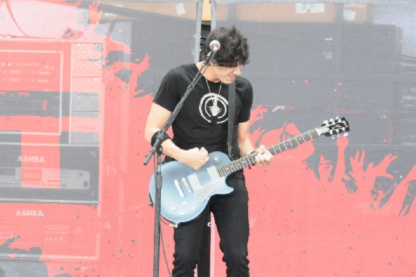 Trapt at the Verizon Wireless Amphitheater, Selma, Texas