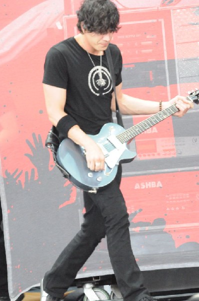 Trapt at the Verizon Wireless Amphitheater, Selma, Texas