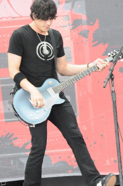 Trapt at the Verizon Wireless Amphitheater, Selma, Texas