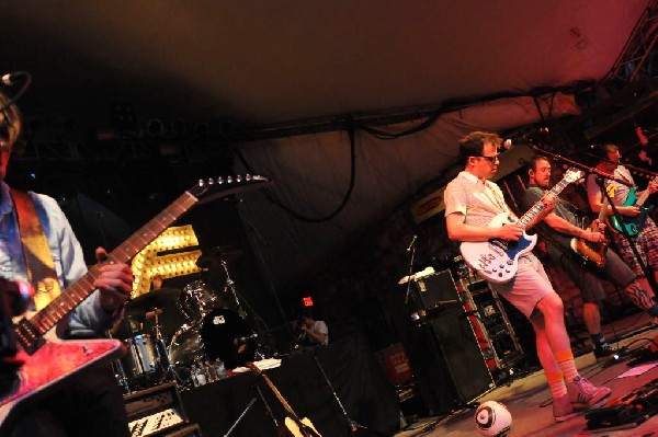 Weezer at Stubb's BarBQ, Austin, Texas 06/06/11 - photo by Jeff Barringer