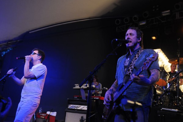 Weezer at Stubb's BarBQ, Austin, Texas 06/06/11 - photo by Jeff Barringer
