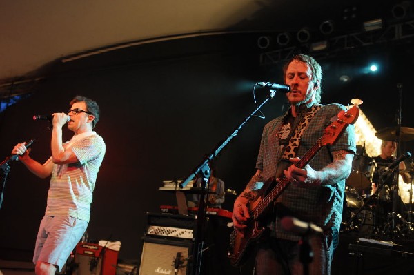 Weezer at Stubb's BarBQ, Austin, Texas 06/06/11 - photo by Jeff Barringer