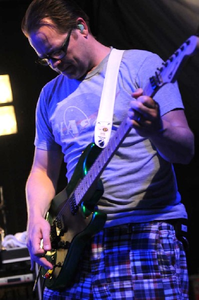 Weezer at Stubb's BarBQ, Austin, Texas 06/06/11 - photo by Jeff Barringer