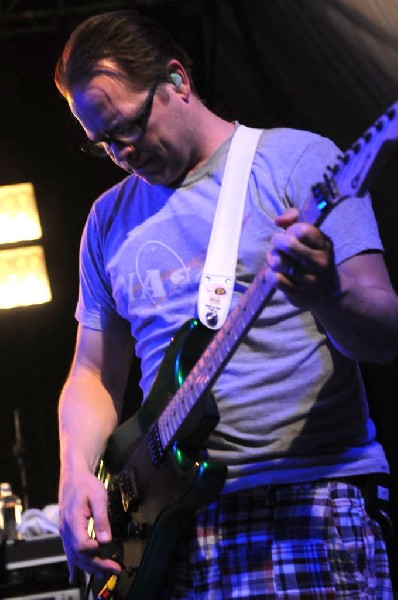 Weezer at Stubb's BarBQ, Austin, Texas 06/06/11 - photo by Jeff Barringer