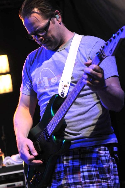 Weezer at Stubb's BarBQ, Austin, Texas 06/06/11 - photo by Jeff Barringer