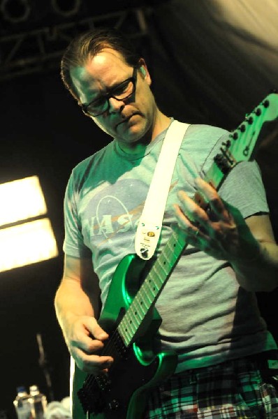 Weezer at Stubb's BarBQ, Austin, Texas 06/06/11 - photo by Jeff Barringer