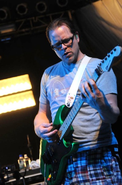 Weezer at Stubb's BarBQ, Austin, Texas 06/06/11 - photo by Jeff Barringer
