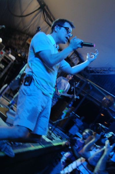 Weezer at Stubb's BarBQ, Austin, Texas 06/06/11 - photo by Jeff Barringer