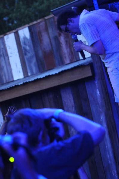 Weezer at Stubb's BarBQ, Austin, Texas 06/06/11 - photo by Jeff Barringer