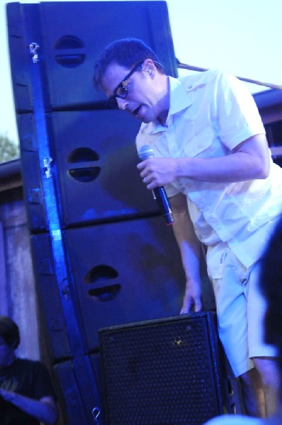 Weezer at Stubb's BarBQ, Austin, Texas 06/07/11 - photo by Jeff Barringer