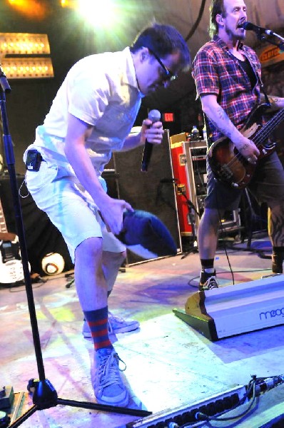 Weezer at Stubb's BarBQ, Austin, Texas 06/07/11 - photo by Jeff Barringer