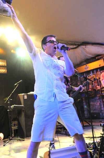 Weezer at Stubb's BarBQ, Austin, Texas 06/07/11 - photo by Jeff Barringer