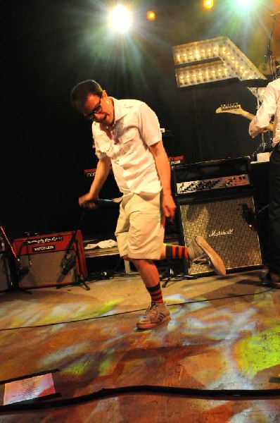 Weezer at Stubb's BarBQ, Austin, Texas 06/07/11 - photo by Jeff Barringer