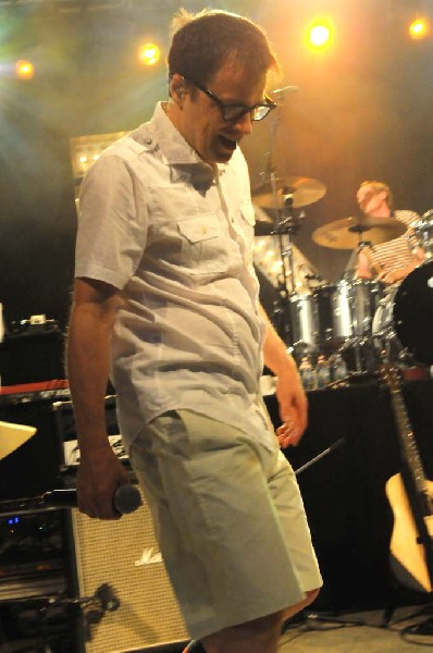 Weezer at Stubb's BarBQ, Austin, Texas 06/07/11 - photo by Jeff Barringer