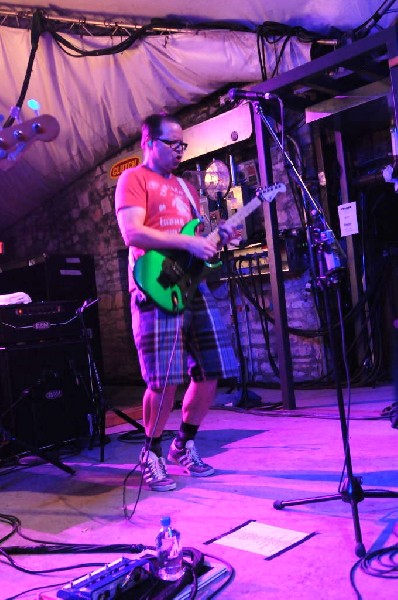 Weezer at Stubb's BarBQ, Austin, Texas 06/07/11 - photo by Jeff Barringer