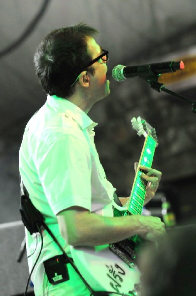 Weezer at Stubb's BarBQ, Austin, Texas 06/07/11 - photo by Jeff Barringer