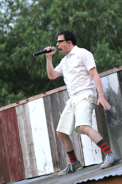 Weezer at Stubb's BarBQ, Austin, Texas 06/07/11 - photo by Jeff Barringer