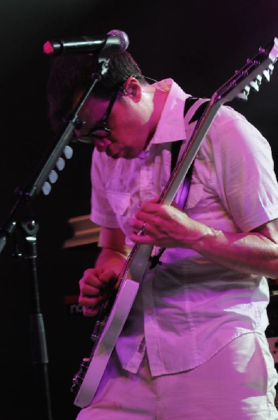 Weezer at Stubb's BarBQ, Austin, Texas 06/07/11 - photo by Jeff Barringer