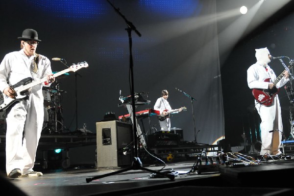 Weezer at the Frank Erwin Center