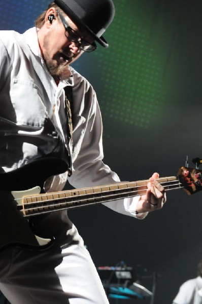 Weezer at the Frank Erwin Center