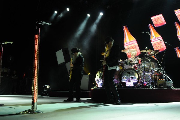 ZZ Top at The Backyard, Austin Texas (Bee Caves) 04/25/10