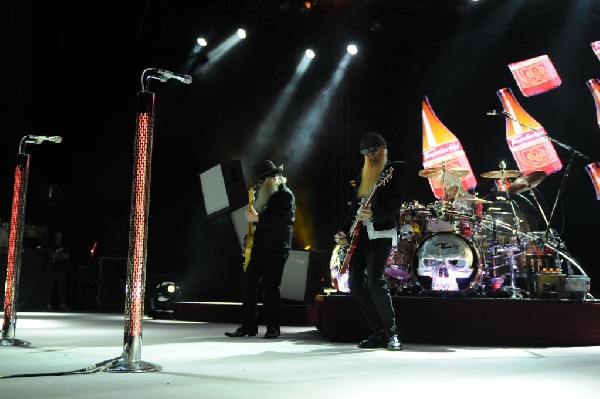 ZZ Top at The Backyard, Austin Texas (Bee Caves) 04/25/10