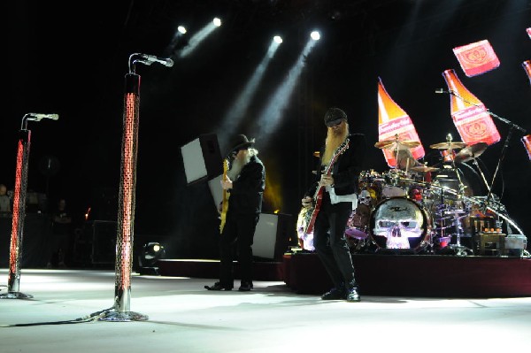 ZZ Top at The Backyard, Austin Texas (Bee Caves) 04/25/10