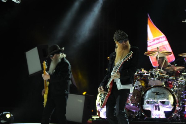 ZZ Top at The Backyard, Austin Texas (Bee Caves) 04/25/10