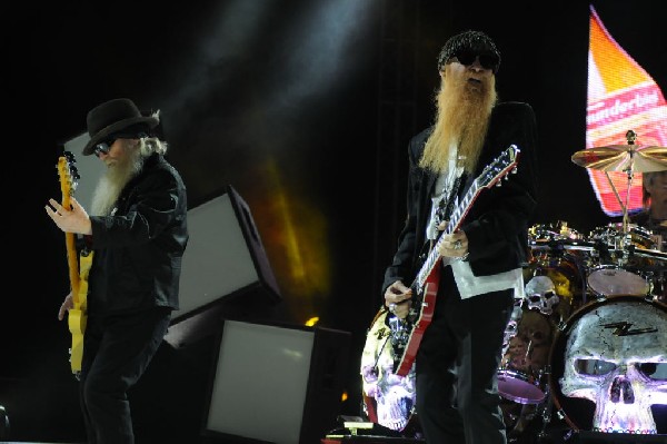 ZZ Top at The Backyard, Austin Texas (Bee Caves) 04/25/10