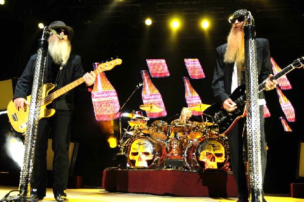 ZZ Top at The Backyard, Austin Texas (Bee Caves) 04/25/10