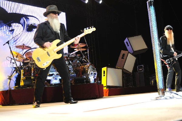 ZZ Top at The Backyard, Austin Texas (Bee Caves) 04/25/10