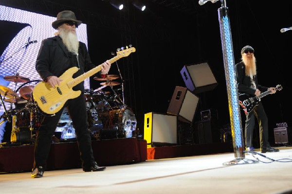 ZZ Top at The Backyard, Austin Texas (Bee Caves) 04/25/10