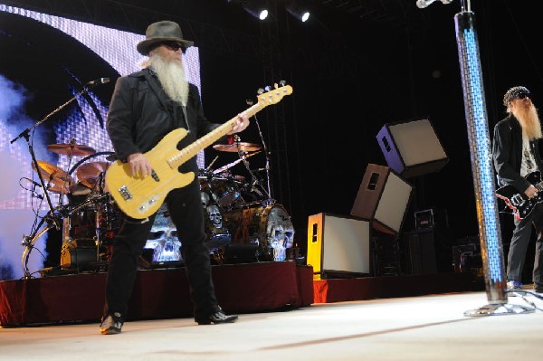 ZZ Top at The Backyard, Austin Texas (Bee Caves) 04/25/10