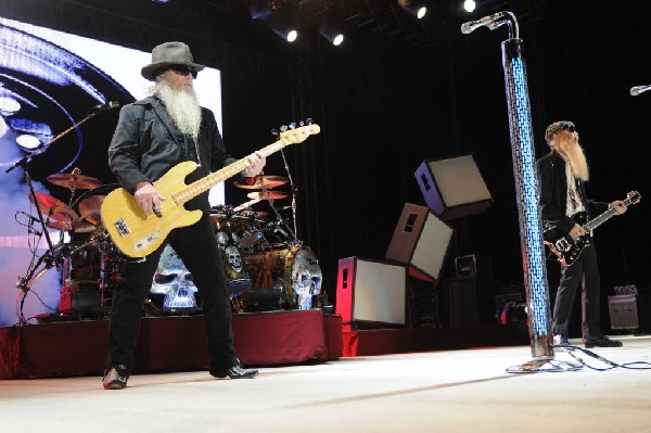 ZZ Top at The Backyard, Austin Texas (Bee Caves) 04/25/10