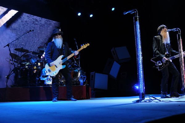 ZZ Top at The Backyard, Austin Texas (Bee Caves) 04/25/10