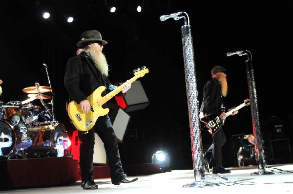 ZZ Top at The Backyard, Austin Texas (Bee Caves) 04/25/10