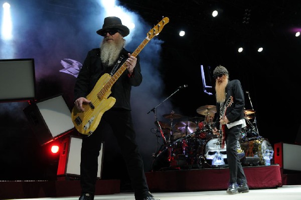 ZZ Top at The Backyard, Austin Texas (Bee Caves) 04/25/10