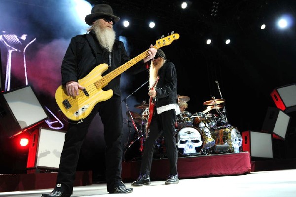 ZZ Top at The Backyard, Austin Texas (Bee Caves) 04/25/10