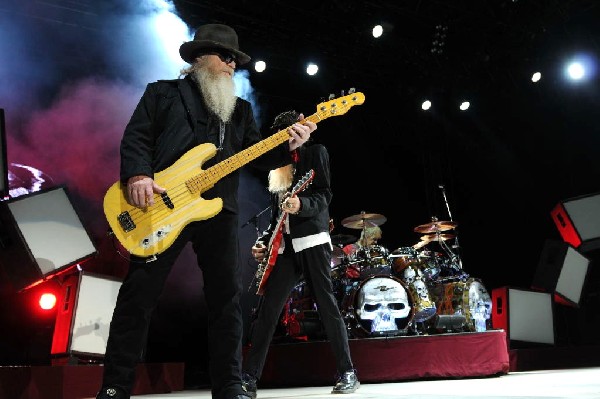 ZZ Top at The Backyard, Austin Texas (Bee Caves) 04/25/10