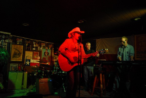 Michael Thomas at Poodies Hilltop Roadhouse, Spicewood Tx