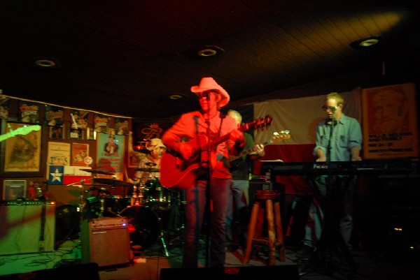 Michael Thomas at Poodies Hilltop Roadhouse, Spicewood Tx
