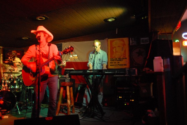 Michael Thomas at Poodies Hilltop Roadhouse, Spicewood Tx