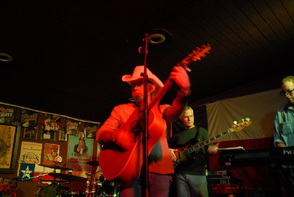 Michael Thomas at Poodies Hilltop Roadhouse, Spicewood Tx