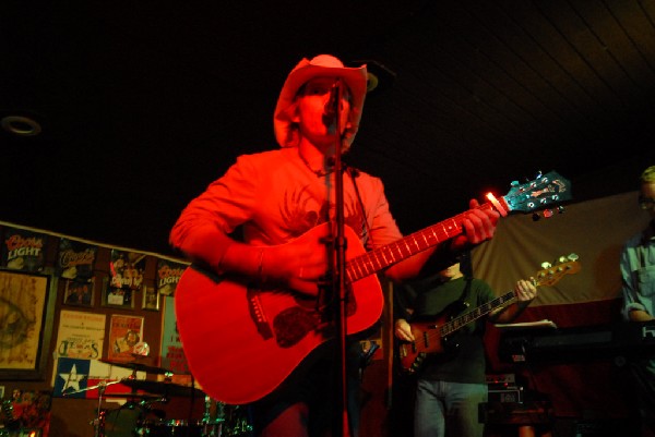 Michael Thomas at Poodies Hilltop Roadhouse, Spicewood Tx